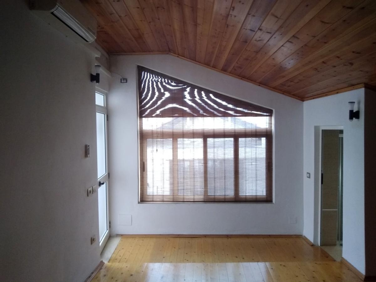Buff Albergue Tirana